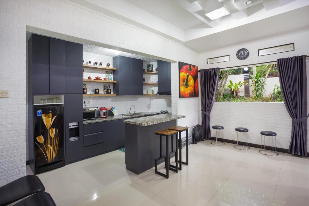 Villa Alessa Puncak Zewnętrze zdjęcie